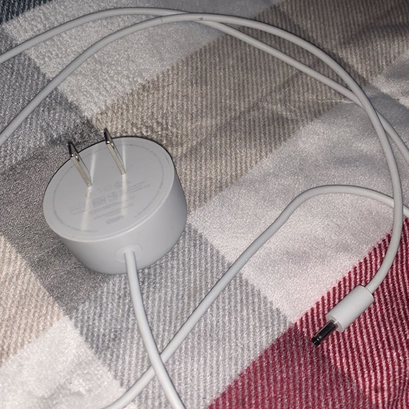 Google Home Mini - Picture 2 of 2